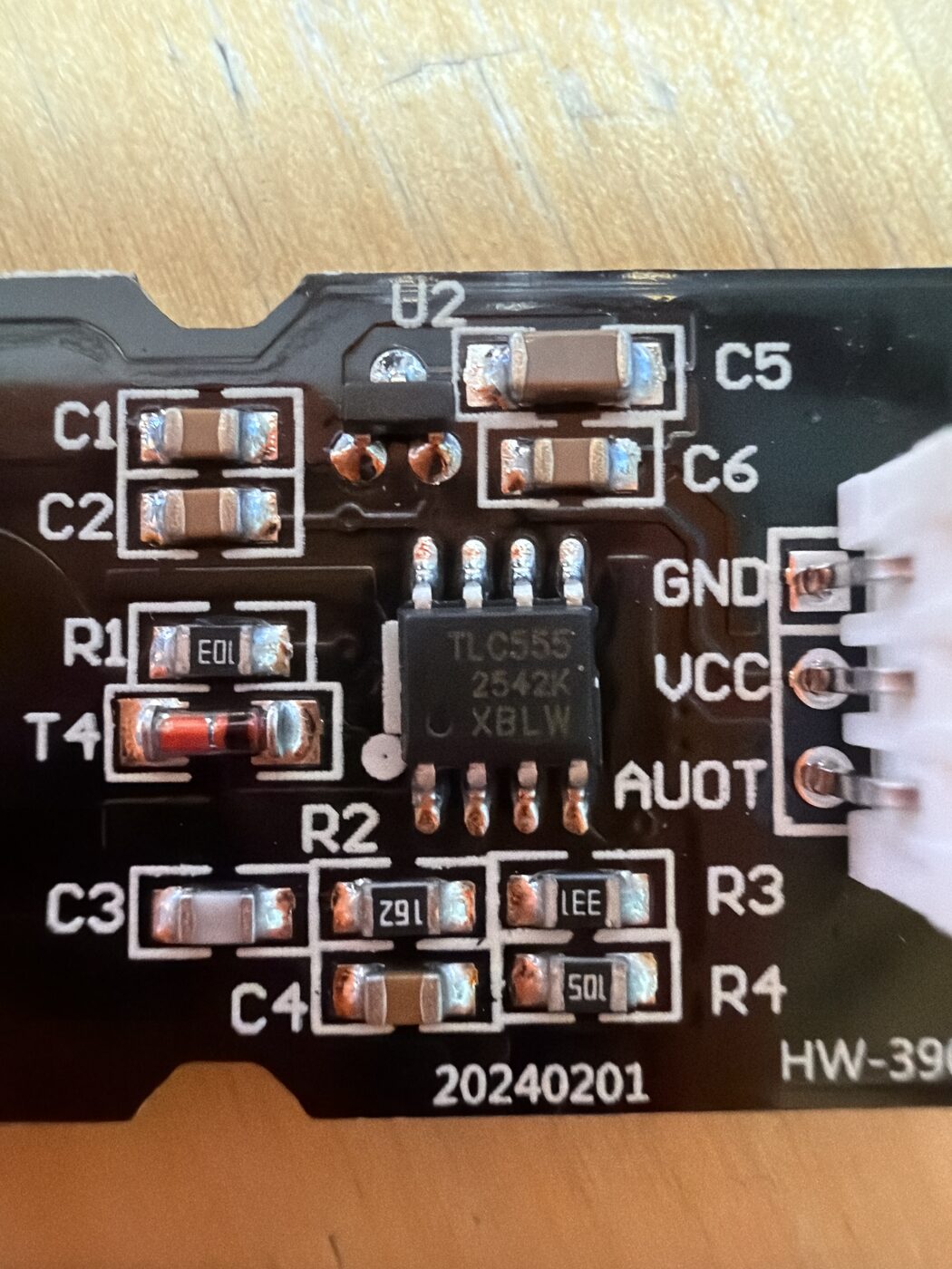 Sensor connector showing GND VCC AOUT pins and resistor cluster